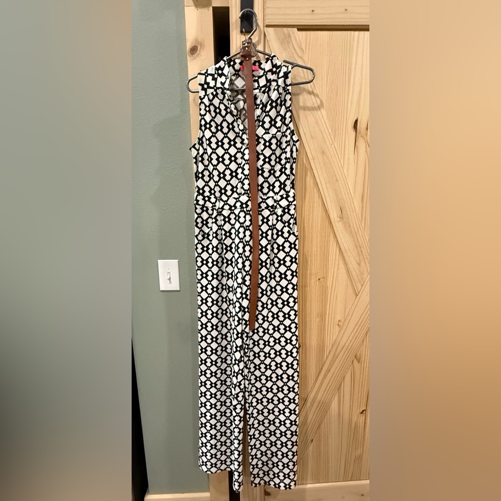 Xtaren Black & White Geometric Sleeveless Jumpsuit